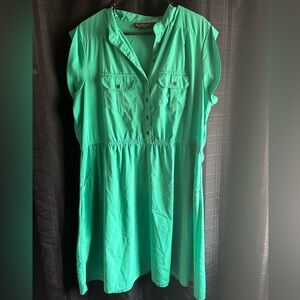 Green 2X Speed Control New York women’s dress.